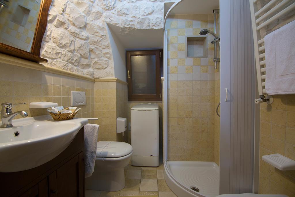 Bed And Breakfast Trulli San Leonardo Αλμπερομπέλο Δωμάτιο φωτογραφία